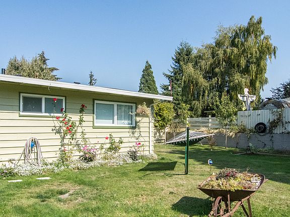 2nd image of 18402 2nd Ave S