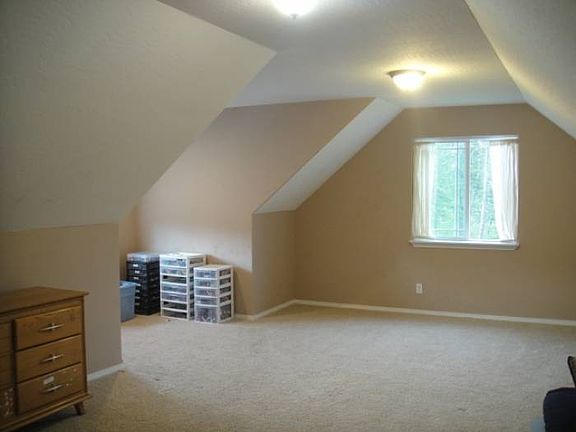 BONUS ROOM W/DORMER