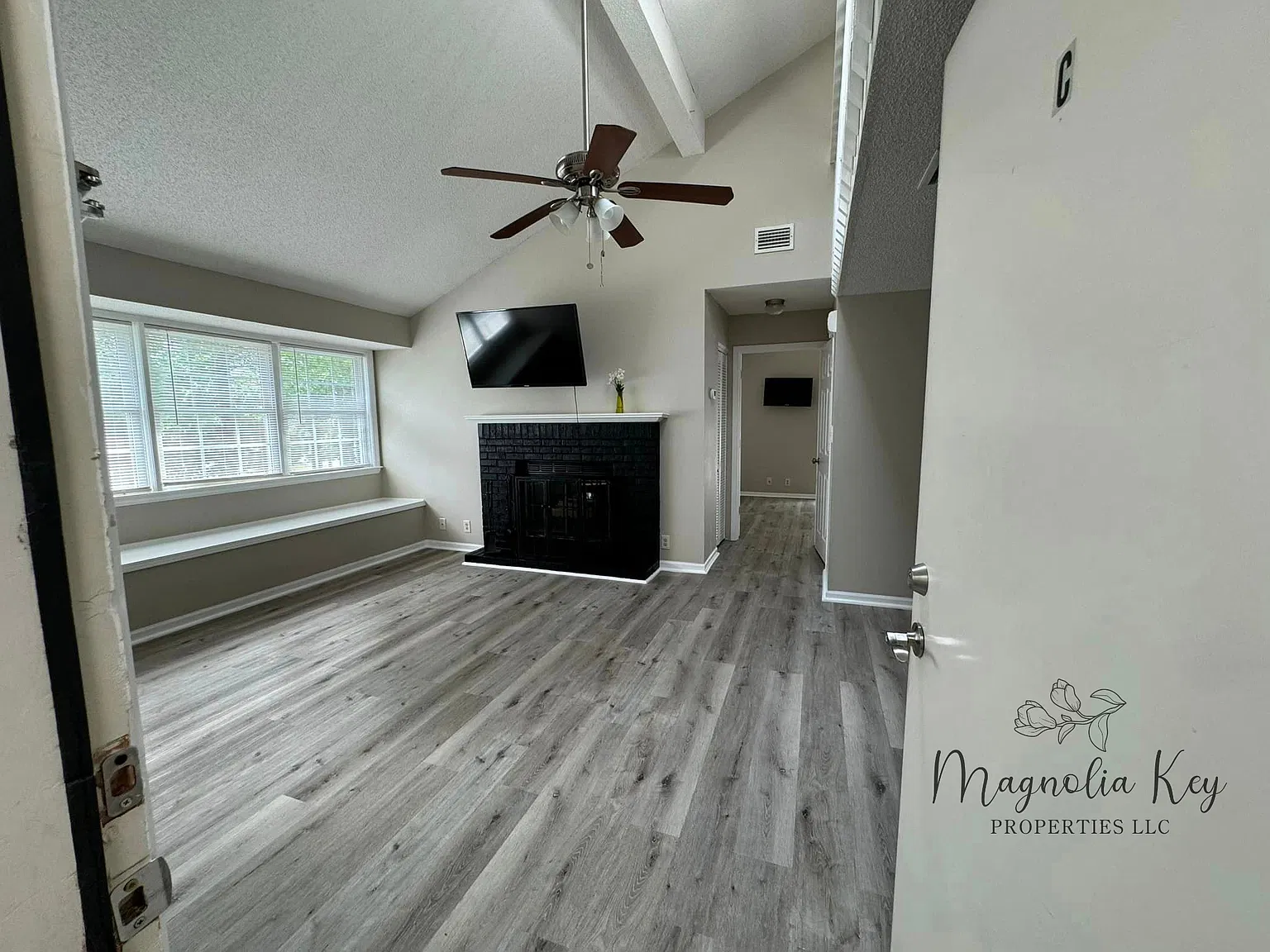 2 bed, 848 sqft, $1,650 — Photo 1