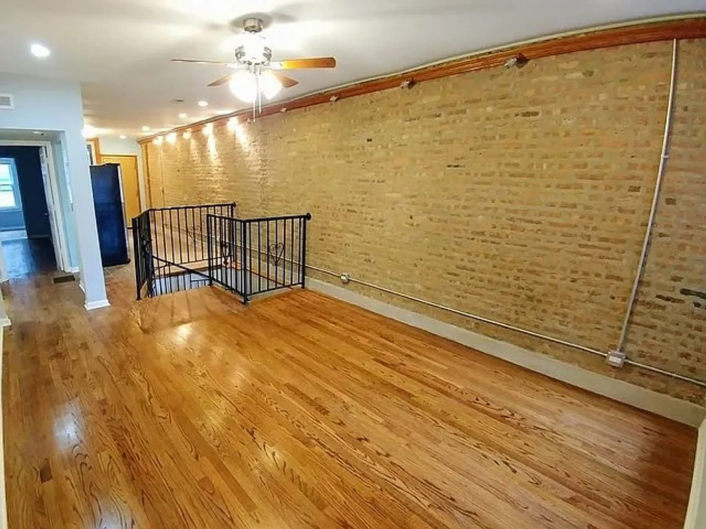 5205 S Drexel Ave Unit N1B - Welcome Home! — Photo 2