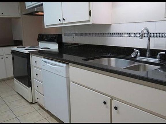 3rd image of 5841 Fursman Ave