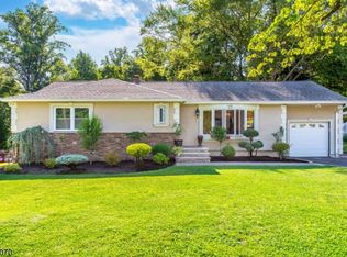 95 Wayne Ct, North Haledon, NJ