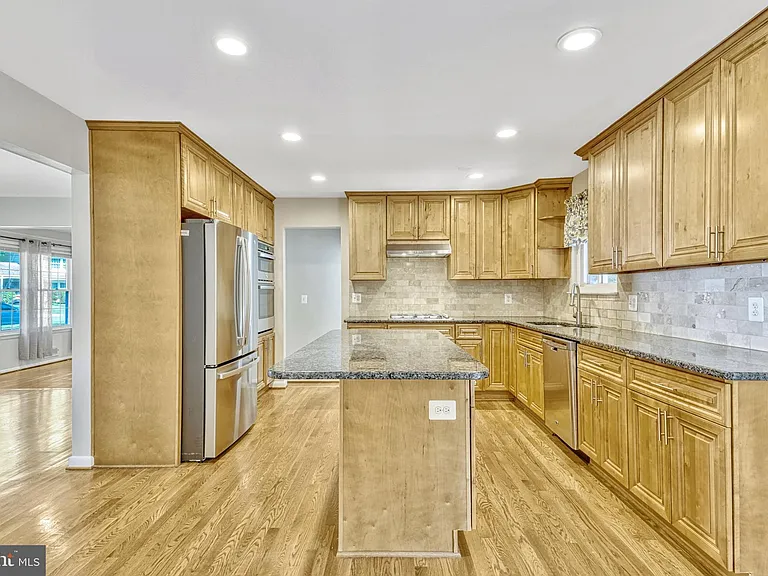 5021 Fleming Dr — Photo 16