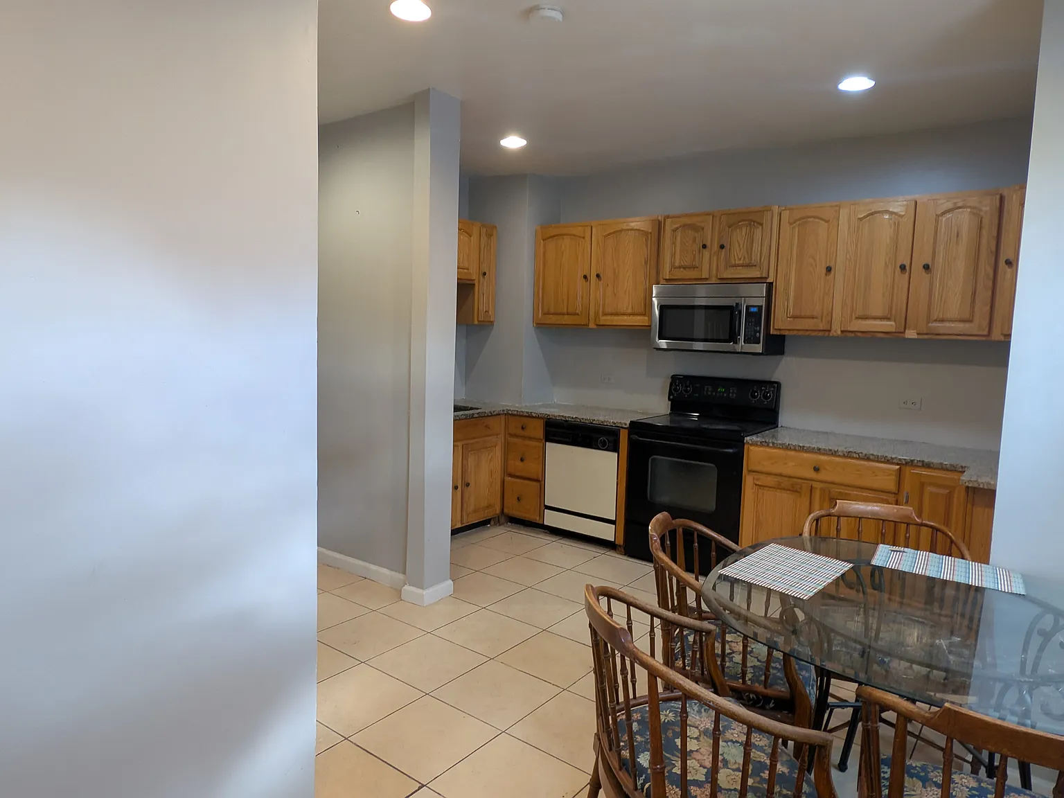 3 bed, 1264 sqft, $1,700 — Photo 3