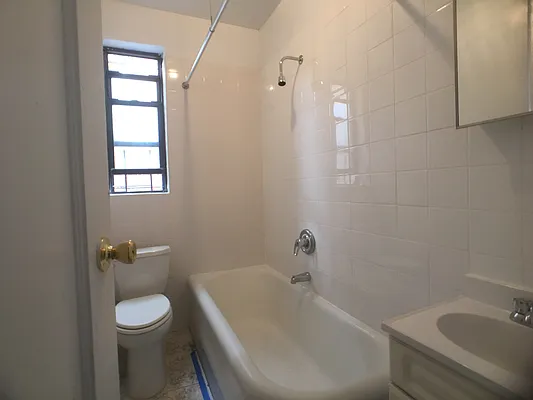 Rented by BuySell Real Estate Inc | media 10