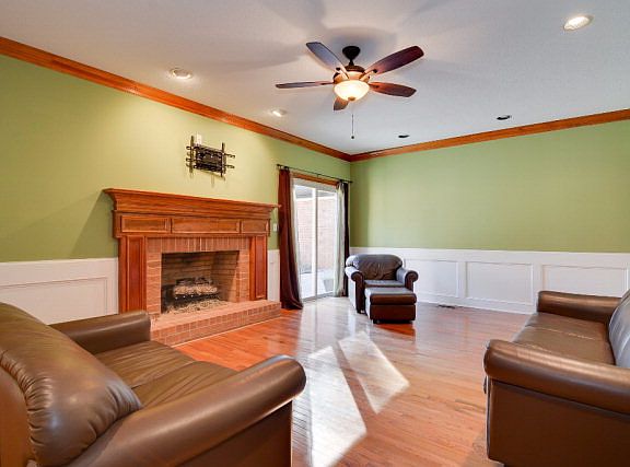 5th image of 4149 Knollcrest Cir N