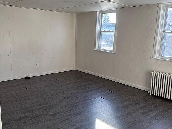 4th image of 167 Ann St APT 4