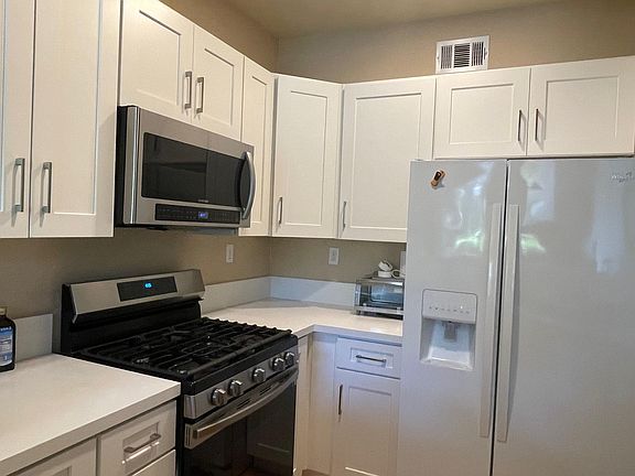 3rd image of 3509 Aspen Grv