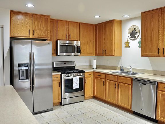 3rd image of 1531 Pauline Cir