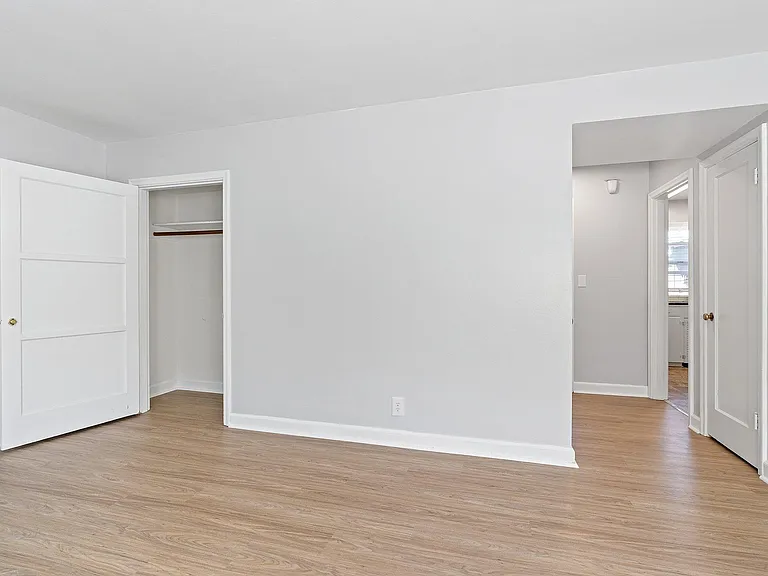 Lawton Apartments — Photo 17