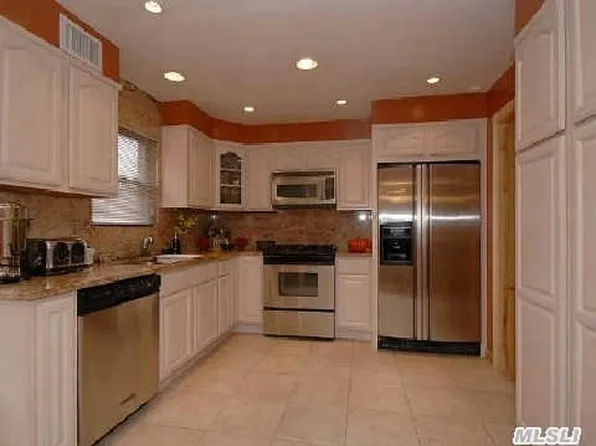 29-28 215th Place image 1 of 12