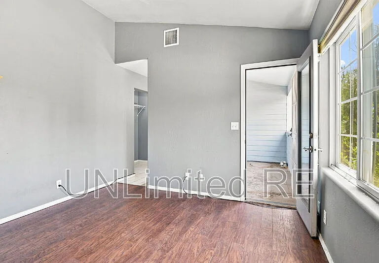 2455 W Silverton Dr — Photo 10