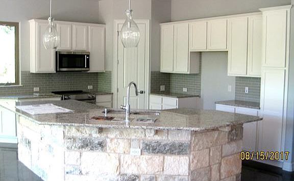 4th image of 21101 Greenpark Dr