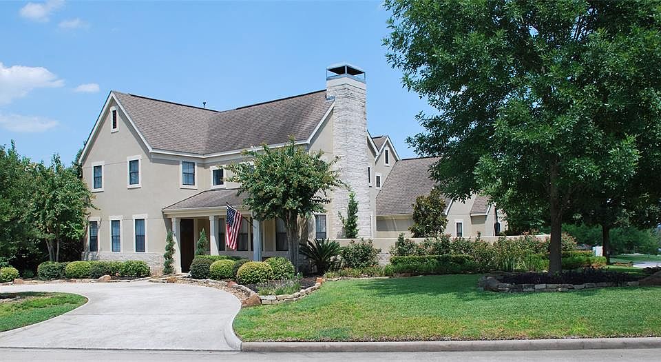 1st image of 34 Eastwood Dr