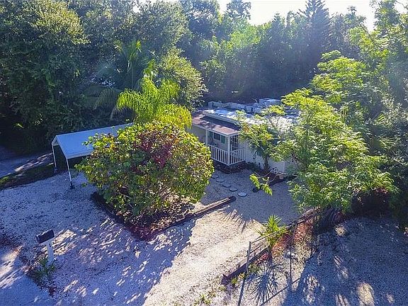 2nd image of 648 Calle De Peru