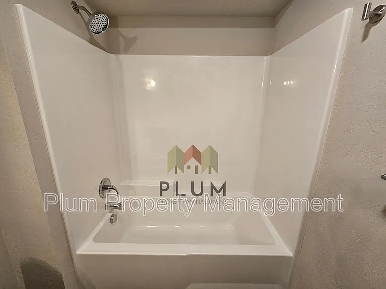 425 Michigan Ave #106 — Photo 27
