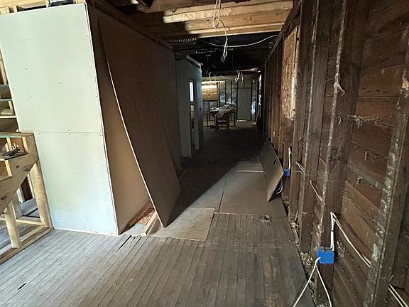 4th image of 68 N Culver St