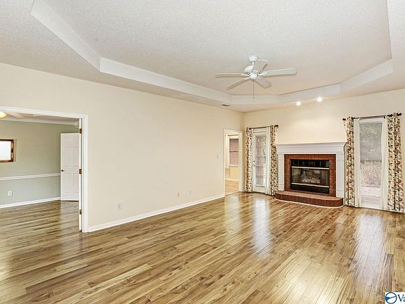 3rd image of 143 Kingswood Dr