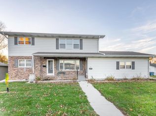 206 South St, Waunakee, WI 53597