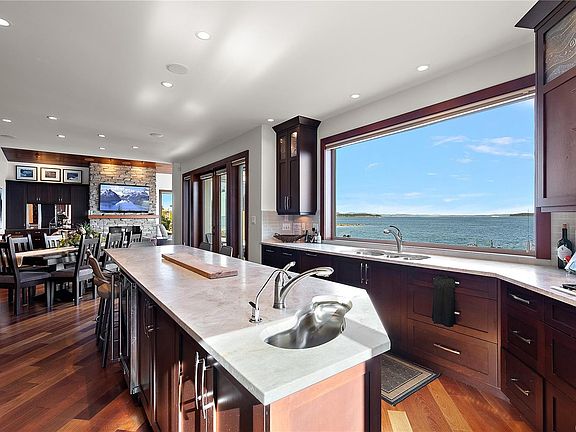 2nd image of 10206 Surfside Pl