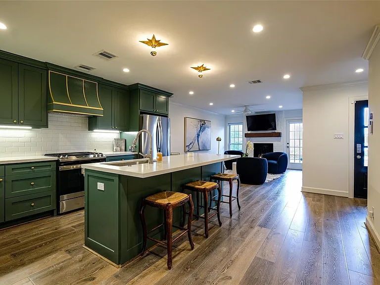 3139 Bissonnet St — Photo 2