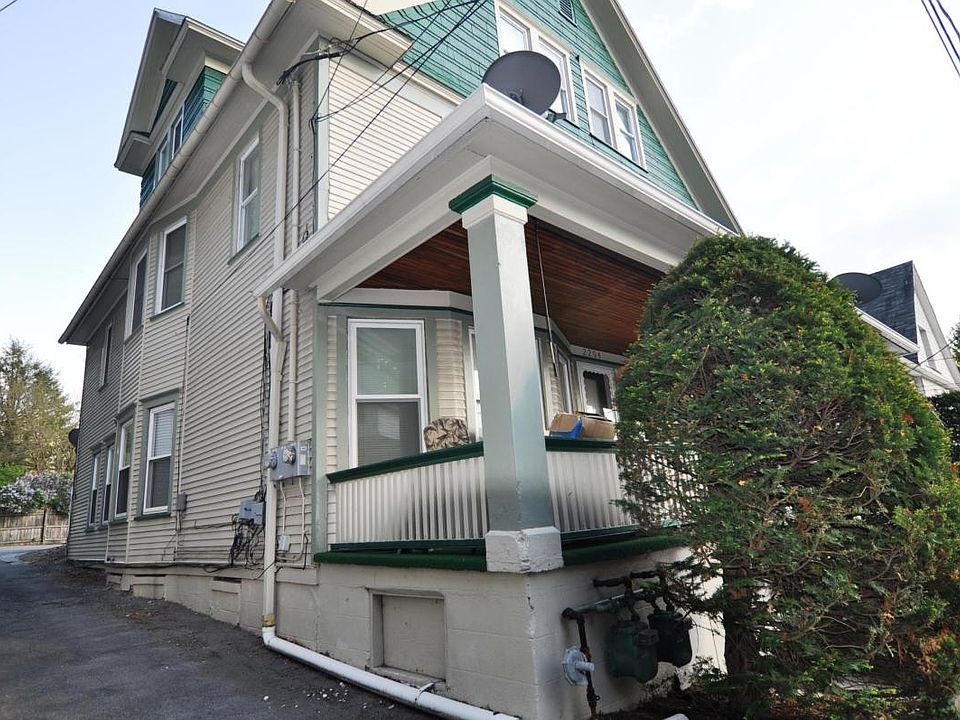 Large Covered Front Porch Entry