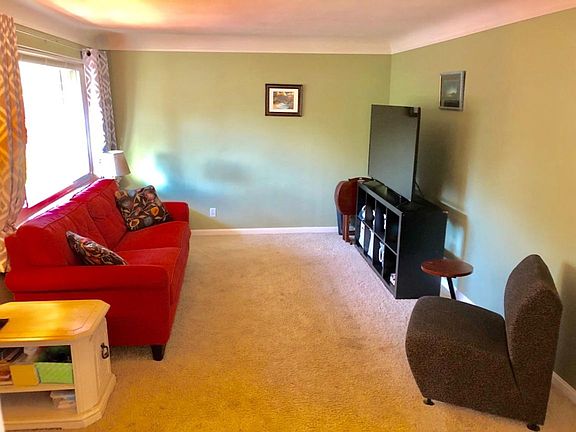 2nd image of 4333 Saint Martins Pl