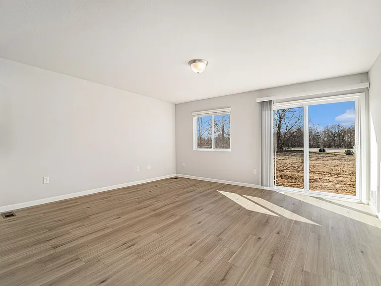 2385 Richardson Ct — Photo 3