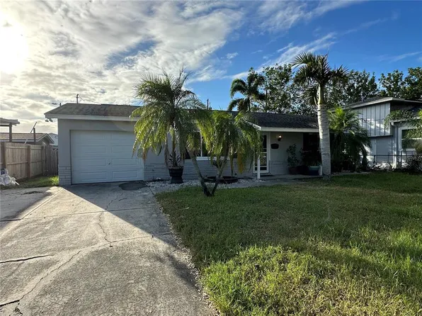 8310 Riverside Dr N, Saint Petersburg, FL 33702