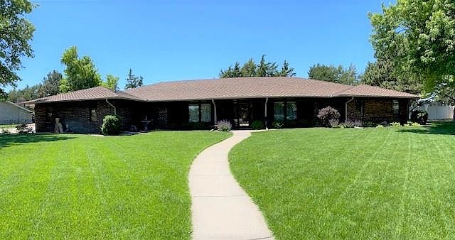 1st image of 3705 Thunderbird Dr