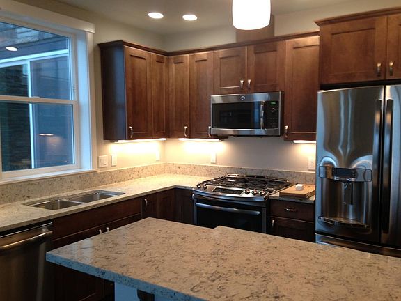 Beautiful Kitchen with granite countertops
