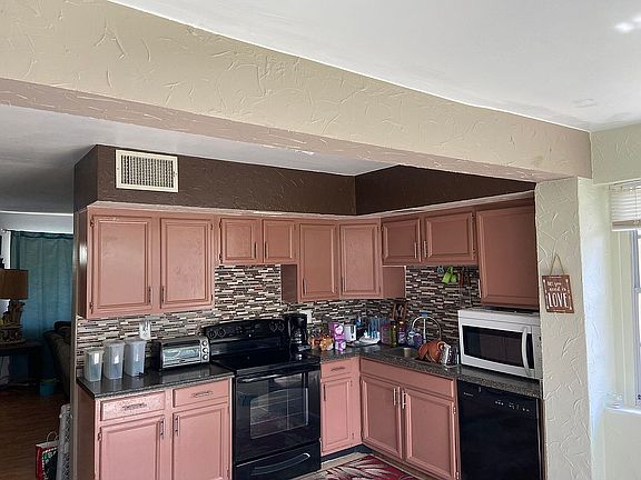 2nd image of 629 Ash Ave