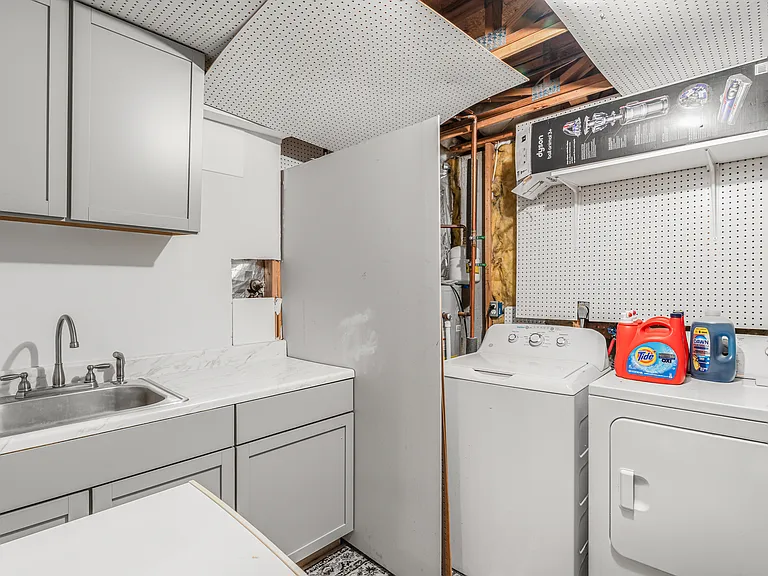 3355 Canton Ct — Photo 24