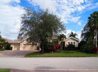 8068 Royal Birkdale Cir, Lakewood Ranch, FL 34202