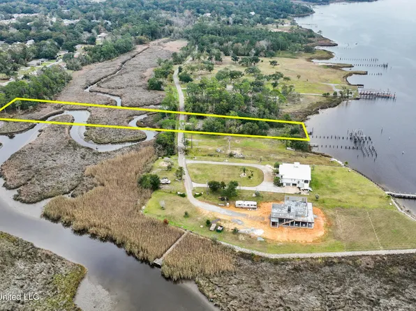 10126 Goodman Rd, Diberville, MS 39540