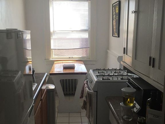 3rd image of 2507 Nicollet Ave APT 23