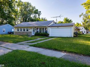 10300 Saratoga St, Oak Park, MI 48237