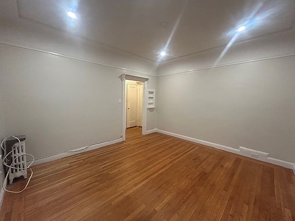 5th image of 350 Noe St