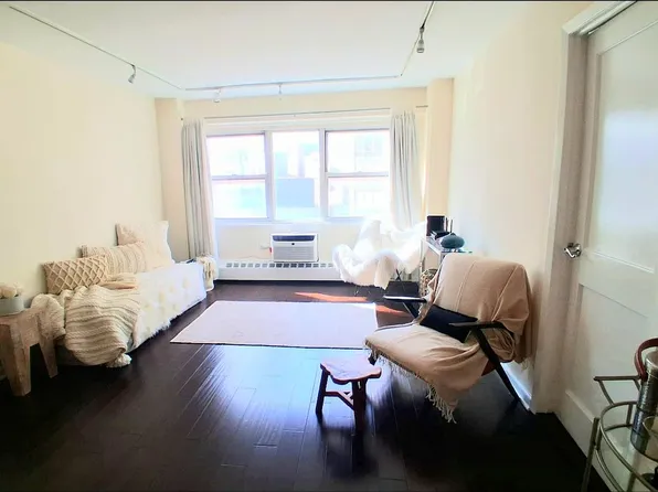 153 E 57th St APT 10H, New York, NY 10022