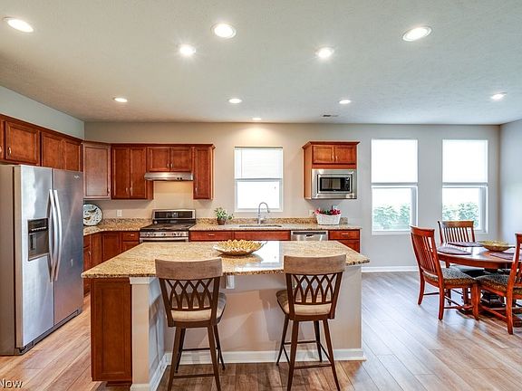 5th image of 8081 Parkcroft Dr