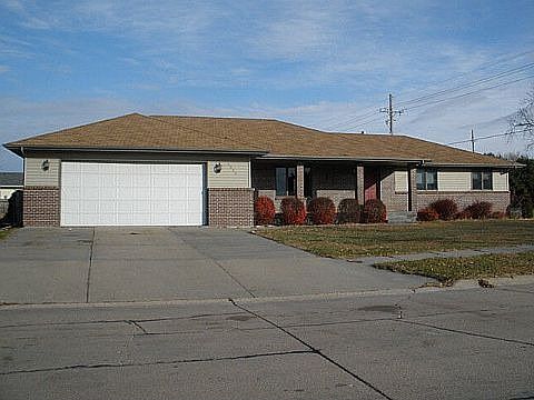 1st image of 4006 Buckingham Dr