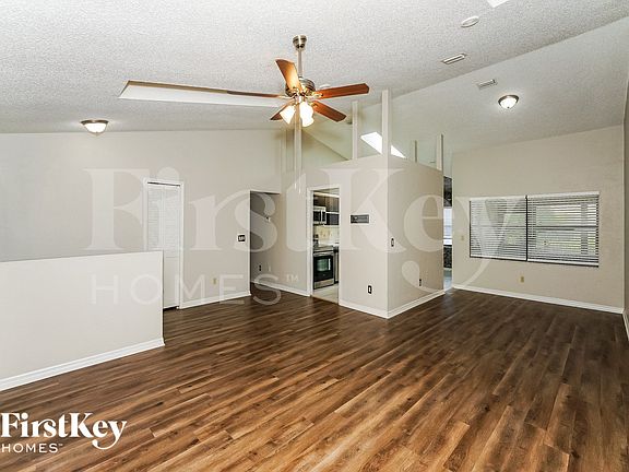 3rd image of 142 Pepperdine Dr
