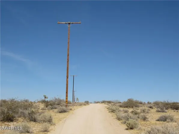 10933 Sierra Rd, Adelanto, CA 92301