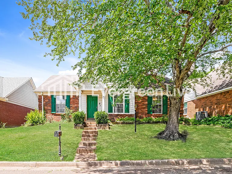 8402 Honey Dr — Photo 2