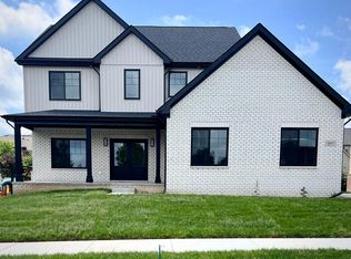 857 Pine Ridge Ave, Oxford, MI 48371