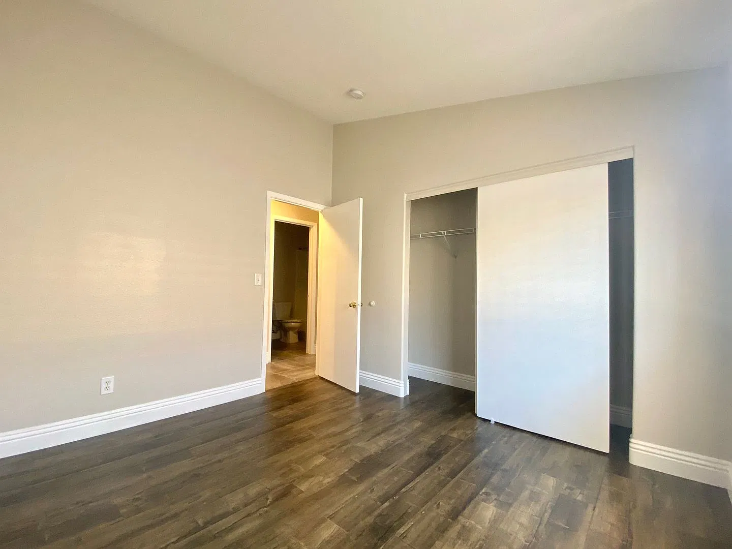 Beautiful one-story, three-bedroom, and two-bathroom home — Photo 4
