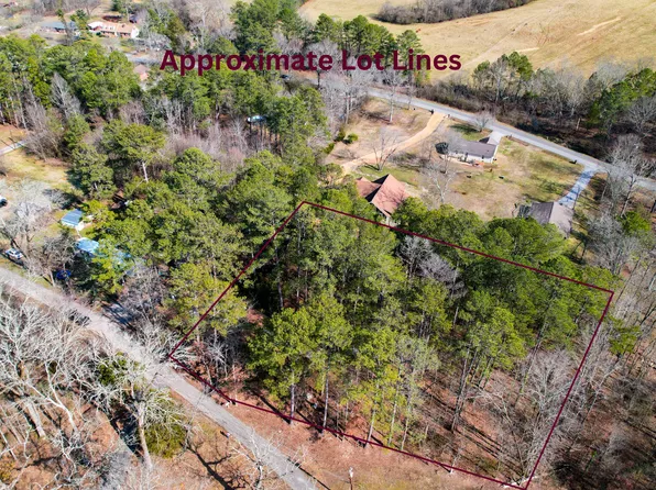 375 Neal Dr, Rossville, GA 30741
