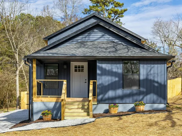 608 W College St, Athens, TN 37303