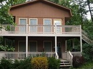 78 Manor Dr, Hayesville, NC 28904