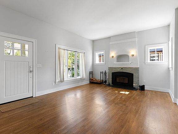3rd image of 2715 NE 35th Ave